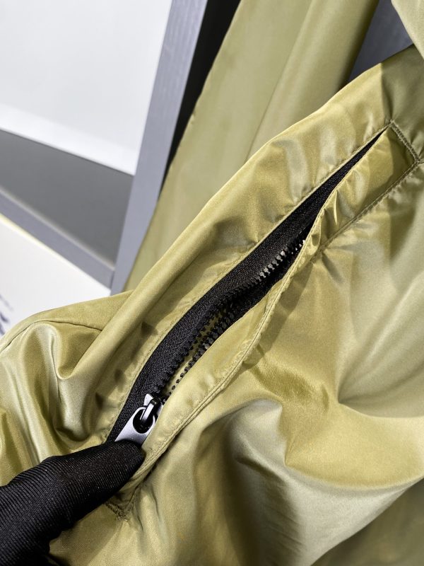 jacket #2506271615 - Image 4