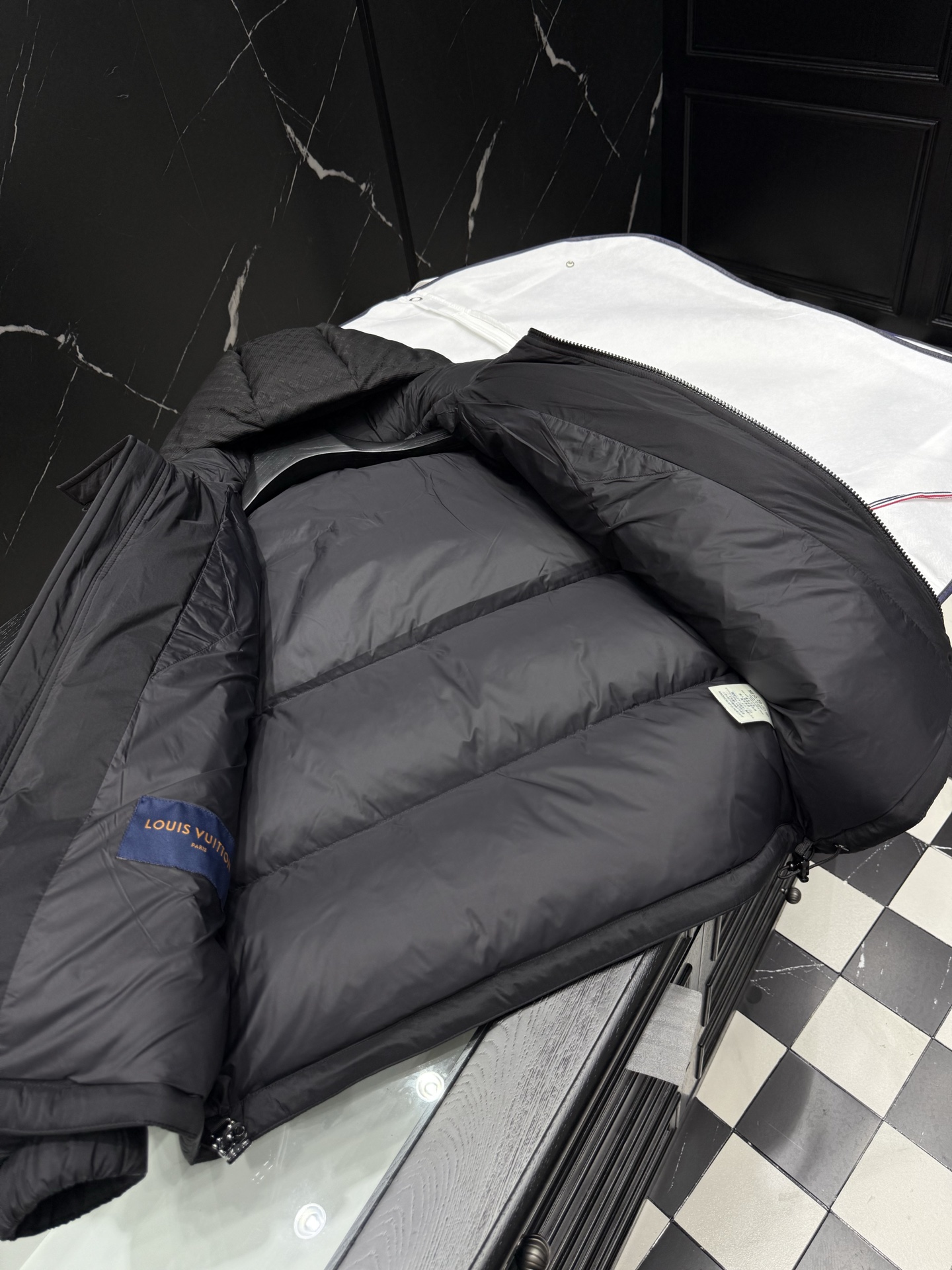 LV puffer jacket #2510130917 - Image 4