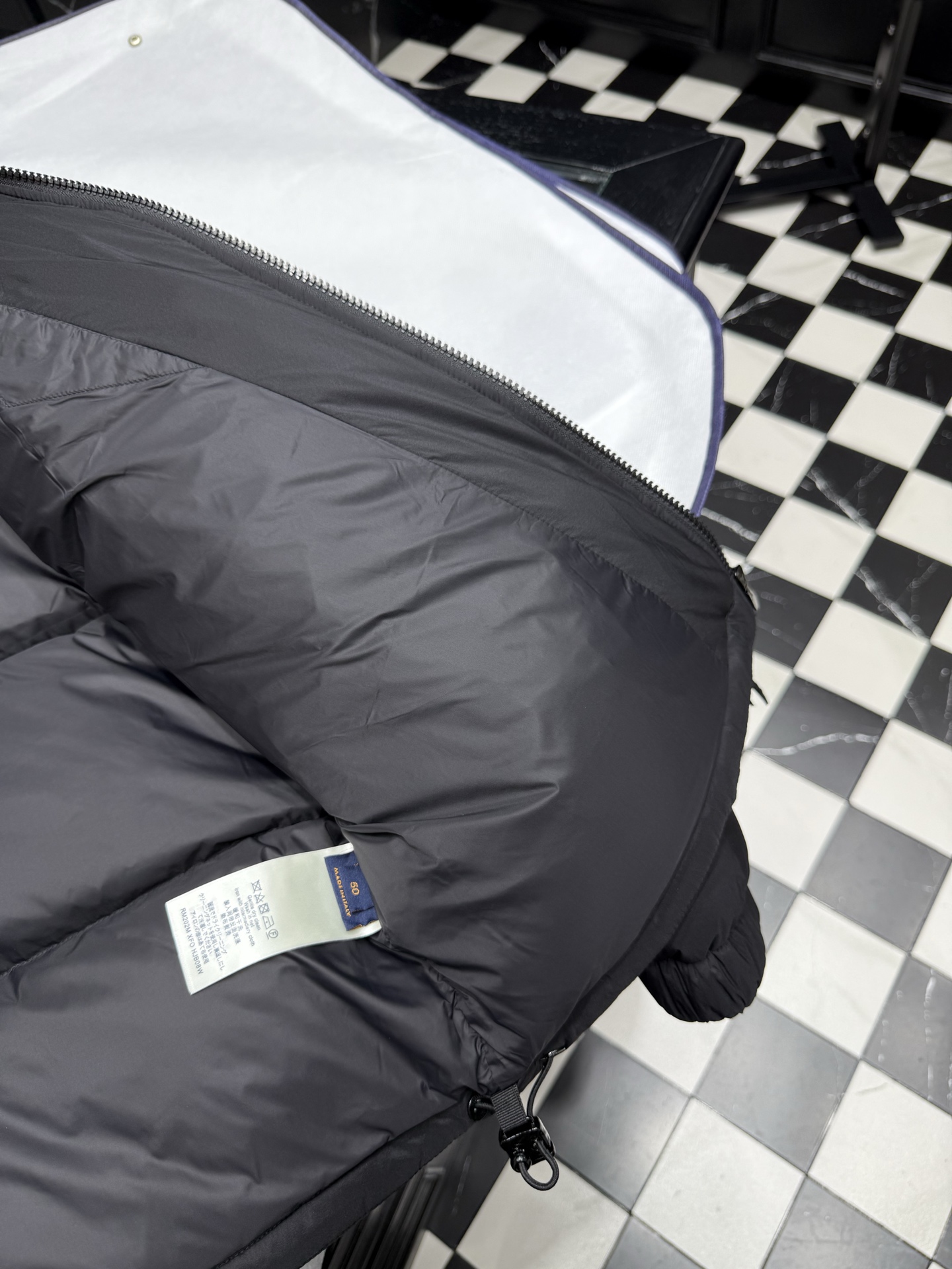 LV puffer jacket #2510130917 - Image 7